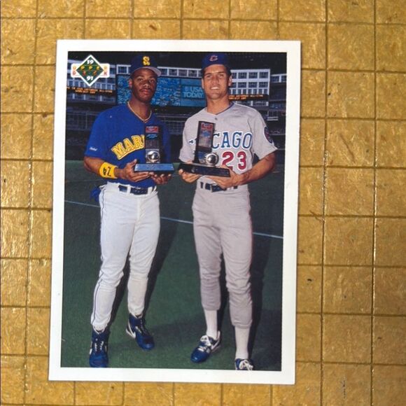 Blue and Gray Trading Cards for Collectors of Ken Griffey Jr and R. Sandberg - Picture 1 of 3